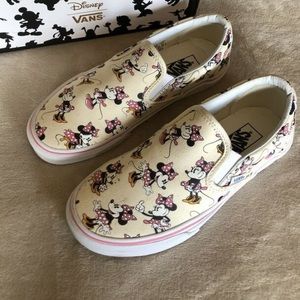 LIMITED EDITION Minnie Mouse vans